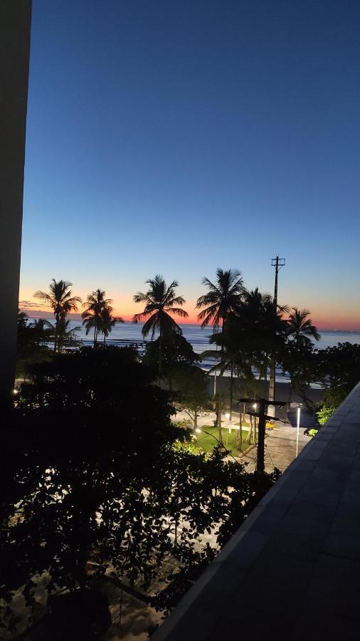 Frente Ao Mar Pitangueiras Apartment *
